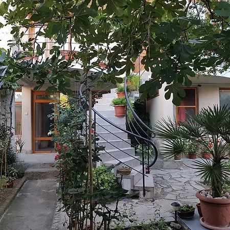 Guest house Veselina Primorsko