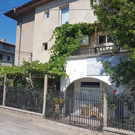 Guest house Veselina 3*
